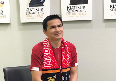 Kiatisuk đứng ngoài cuộc đấu Việt - Thái