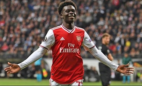 Arsenal trói chân Bukayo Saka