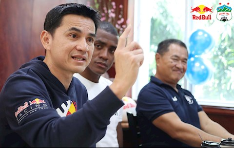 Kiatisuk sợ lứa Công Phượng chán bóng đá sau khi trở về từ ĐT Việt Nam