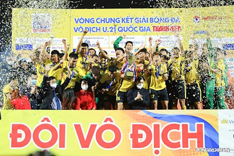 Thầy cũ Công Phượng cùng U21 Nutifood vô địch giải U21 quốc gia 2021