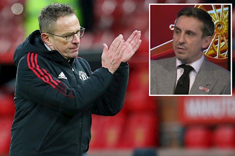 VIDEO: Ralf Rangnick nói gì khi Neville chê các cầu thủ MU là những bao cát?