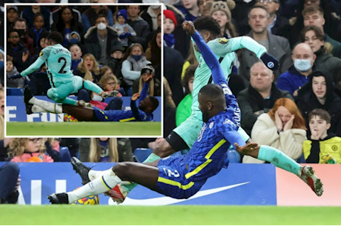 Antonio Rudiger thoát thẻ đỏ khó tin trước Brighton