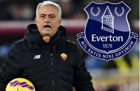 Jose Mourinho thay thế Rafa Benitez dẫn dắt Everton