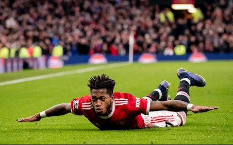 Fred lập siêu phẩm, De Gea khen "Tạt đẹp đấy"