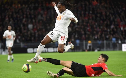 Cậu bé vàng Renato Sanches đánh tiếng cho Milan và Arsenal