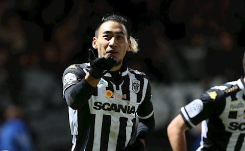 Sao châu Âu khoác áo tuyển Lào là đồng đội cũ của tiền đạo Arsenal