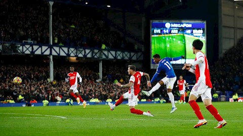 Những con số bất ngờ sau trận Everton 2-1 Arsenal