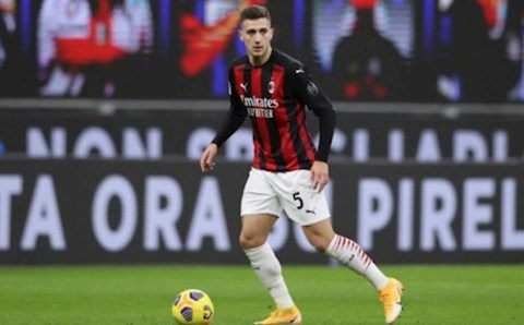 AC Milan gửi lời đề nghị mua đứt Diogo Dalot