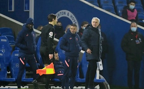 Jose Mourinho lập kỷ lục đáng xấu hổ sau trận thua Brighton
