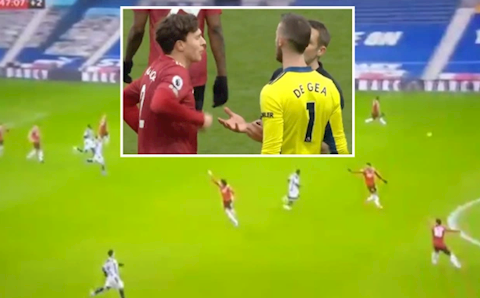 Các ngôi sao của MU phẫn nộ trước quyết định của trọng tài Craig Pawson