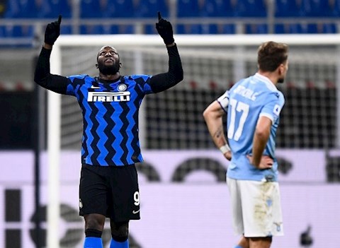 Lukaku thăng hoa, Inter vươn lên đỉnh bảng Serie A 2020/21
