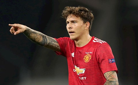Gary Neville phát biểu bất ngờ về Victor Lindelof