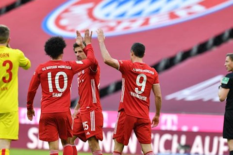Đè bẹp Cologne, Bayern Munich mừng sinh nhật tưng bừng