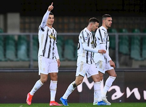 Ronaldo lập công, Juventus vẫn bất lực trước Verona