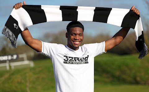 Sao trẻ MU ra mắt Derby County, HLV Solskjaer nhờ cậy Rooney