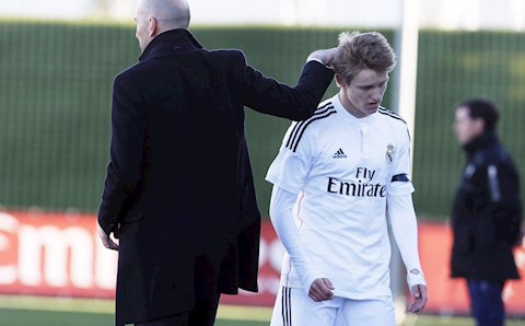 HLV Zinedine Zidane tiết lộ sốc vụ Odegaard đến Arsenal