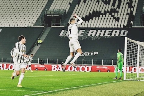 Cristiano Ronaldo: 36 tuổi! Thật không thể tin được!