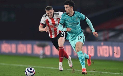 Sao trẻ Liverpool có hành động cực đẹp sau chiến thắng