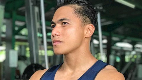 Chiêm ngưỡng vẻ đẹp chuẩn soái ca của cựu chuyền hai Indonesia hậu chuyển giới