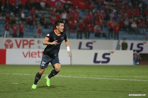 VIDEO: Siêu phẩm sút xa đẹp mắt của Tiến Linh