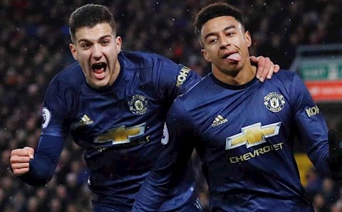 Điểm tin bóng đá tối 14/3: MU bán cả Dalot và Lingard ở Hè 2021