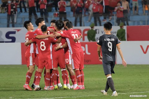 VIDEO: Quế Ngọc Hải mở tài khoản bàn thắng cho Viettel ở V-League 2021