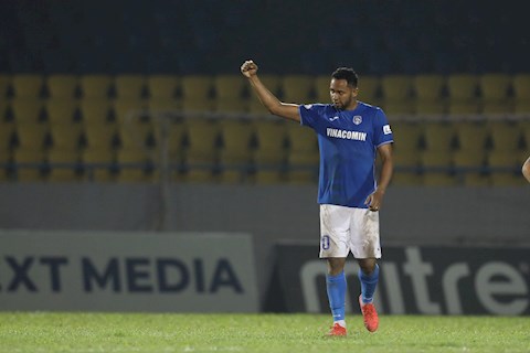 VIDEO: Than Quảng Ninh ghi bàn thắng dễ dàng vào lưới TP.HCM FC