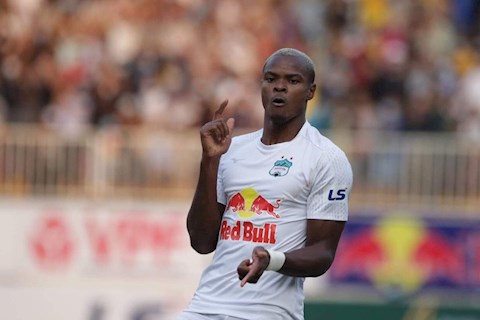 Ngoại binh HAGL ghi bàn đẹp mắt sau pha xâu kim thủ môn Bình Định FC