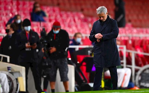 Sự thực dụng của Mourinho lại làm hại Tottenham