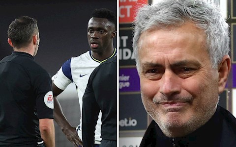 VIDEO: Mourinho mỉa mai: Không có họp báo cho trọng tài sao?