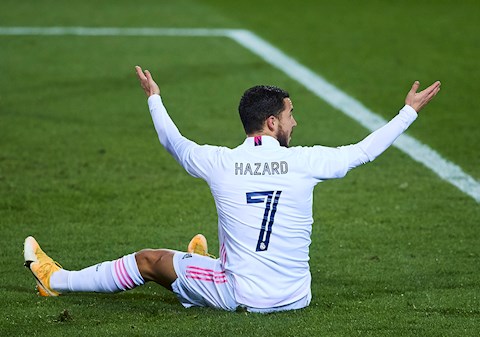 Eden Hazard và câu chuyện chiếc áo quá rộng mà Ronaldo để lại