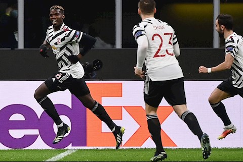 Pogba nhận mưa lời khen sau khi tỏa sáng giải cứu MU