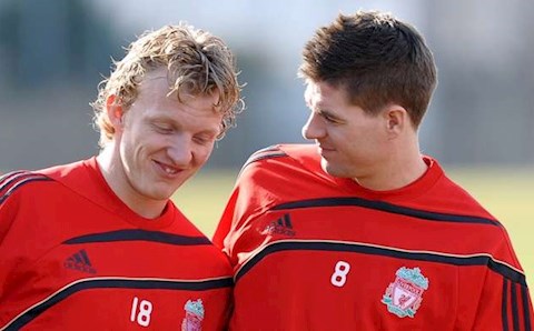 Kuyt ủng hộ Gerrard dẫn dắt Liverpool, tranh thủ xin 1 chân trợ lý