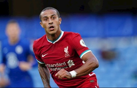 Roberto Carlos chỉ ra lý do Thiago Alcantara gặp khó ở Liverpool