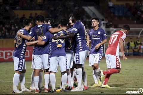 Các cầu thủ TP.HCM có nên chơi đôi công với Hà Nội FC?