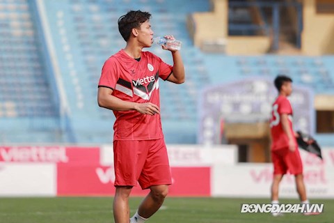 ẢNH: Quế Ngọc Hải và đồng đội diện áo mới trước đại chiến HAGL