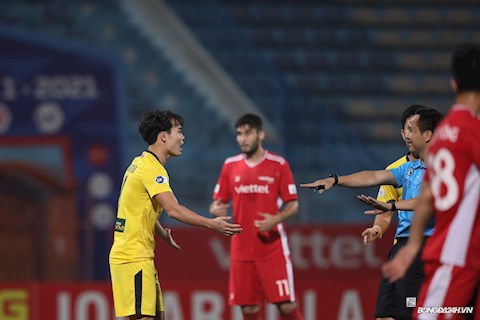 Xem lại tình huống bị từ chối 11m hợp lệ của HAGL