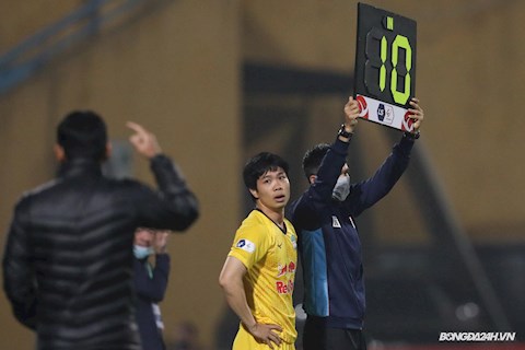 Báo Thái Lan ca ngợi cách dùng Công Phượng của HLV Kiatisuk