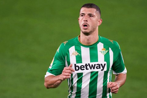 Mục tiêu hàng đầu lên tiếng về tin đồn đến Arsenal