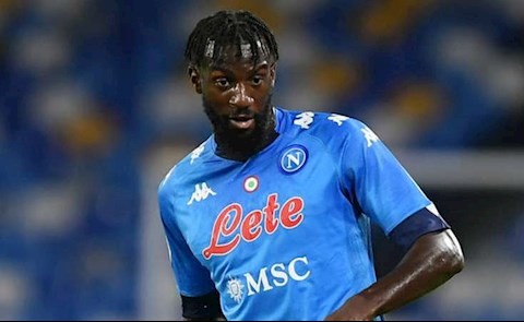 “Bom xịt” Chelsea ngỏ ý muốn ở lại Napoli lâu dài