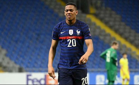 Rời sân sớm, Martial vẫn được HLV ĐT Pháp khen ngợi