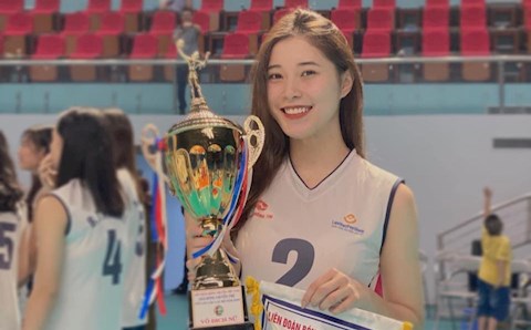 Hotgirl làng bóng chuyền Đặng Thu Huyền giải nghệ ở tuổi 19