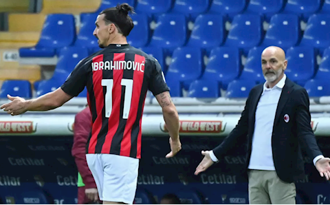 Ibrahimovic nhận thẻ đỏ kỳ lạ ở trận đấu với Parma