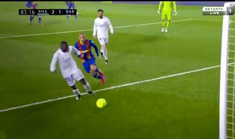 Tình huống Barca mất penalty trước Real Madrid