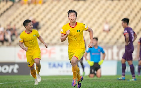 Top 10 bàn thắng đẹp nhất sau vòng 10 VLeague 2021