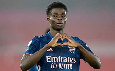 Được khen gánh Arsenal ở tuổi 19, Saka nói gì?
