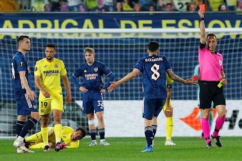 ĐẮNG LÒNG: Arteta đang chuẩn bị thay người, Ceballos lập tức nhận thẻ đỏ