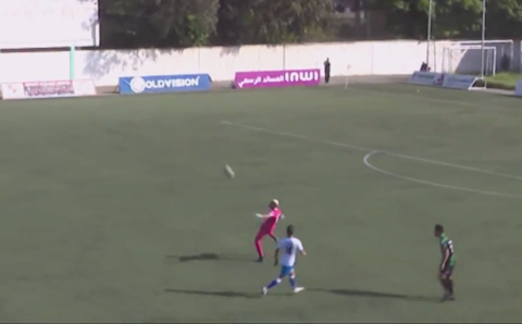 Video: Siêu phẩm đốt lưới nhà đỉnh cao của thủ môn Ma-rốc