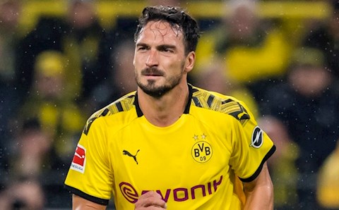 Chuyện thật như đùa: Cả đội lên xe trở lại Dortmund nhưng... bỏ quên Mats Hummels