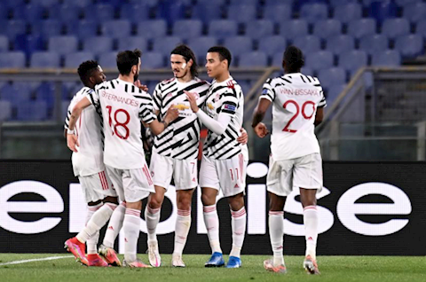 Rio Ferdinand có vài lời nhắn gửi đến Edinson Cavani